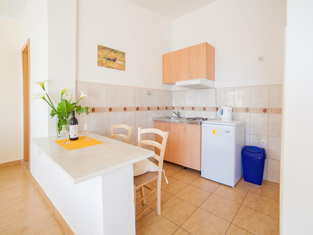 Apartments Viktorija Petrovac Pokój zdjęcie